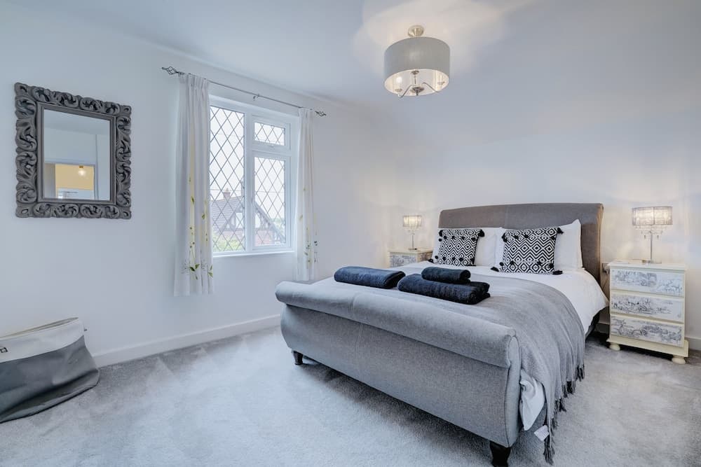 Norfolk Luxe Beach House Sleeps 8 Dog Friendly