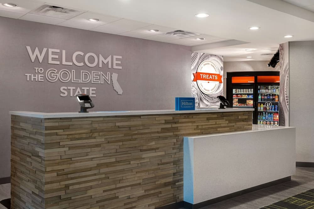 Hampton Inn & Suites Marina