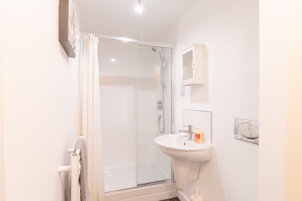 Luxury Riverview City Centre Apartment 2