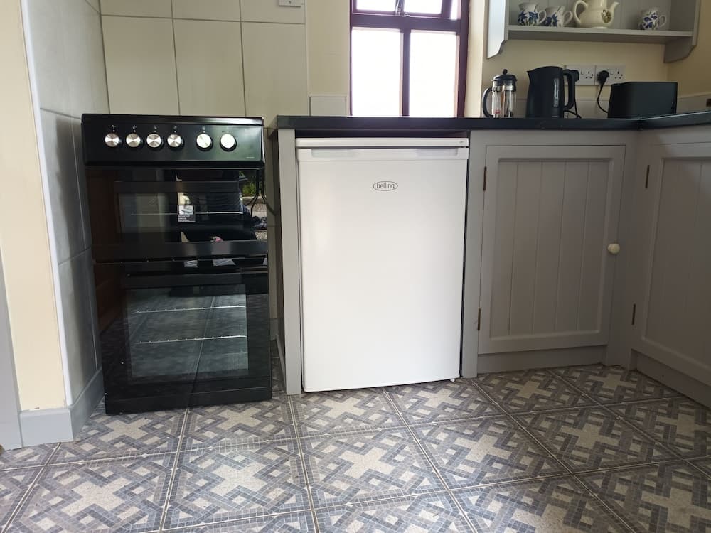 Sea View 1-bed Cottage With Private Garden