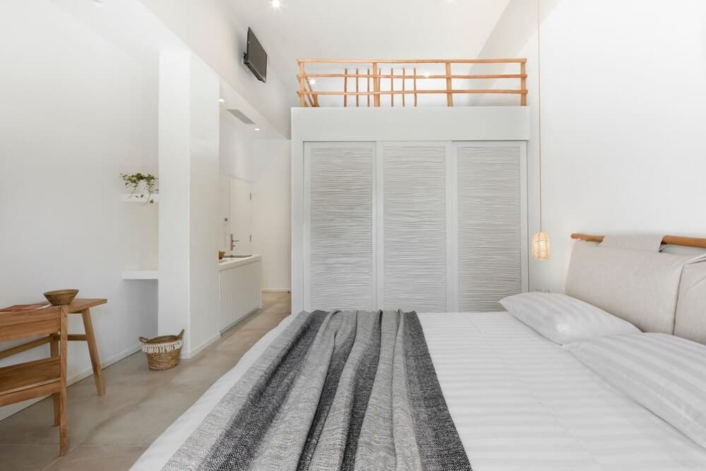 Arco Solium Suites Milos Family Suite