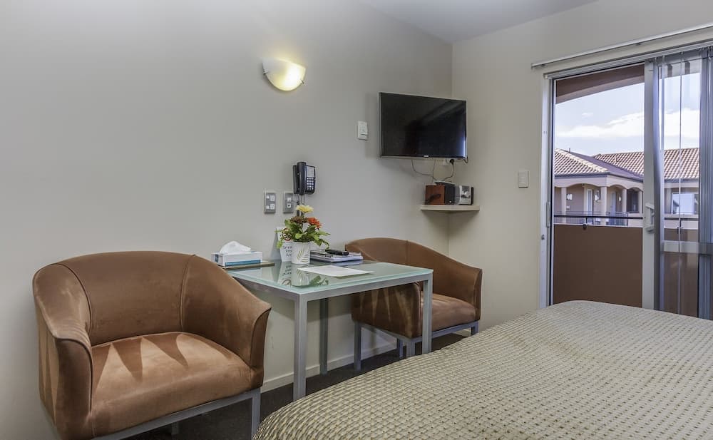 166 Majestic Court Motel