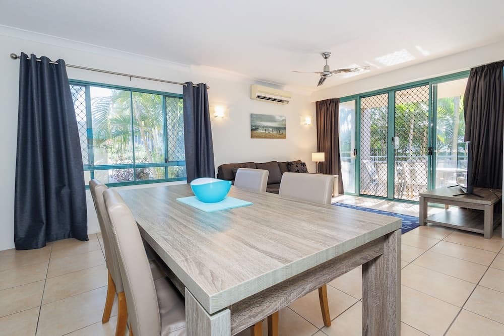 Currumbin Sands Holiday Apartments