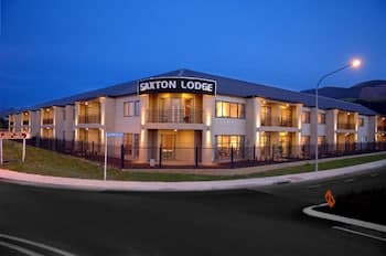 Saxton Lodge