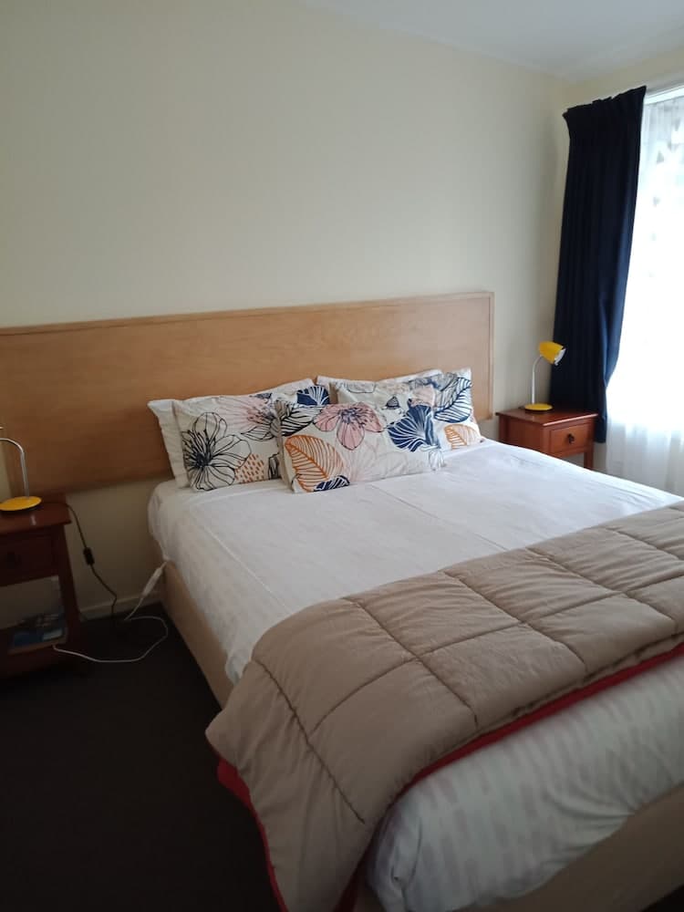 Bayfield Motel and Apartment