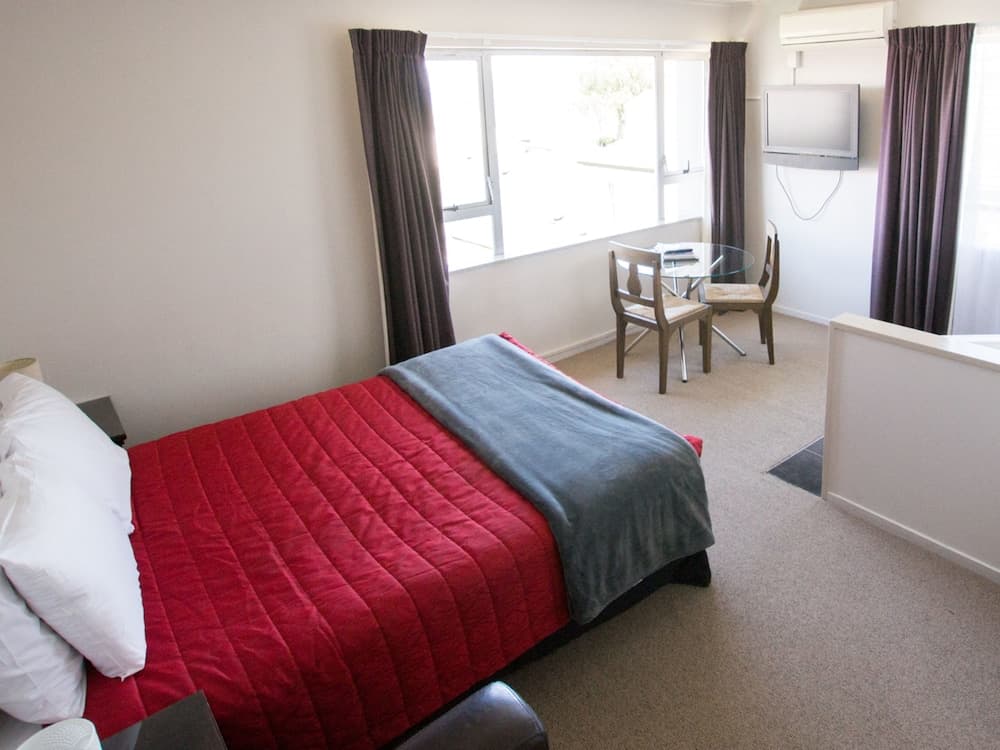 Absolute Lakeview Motel