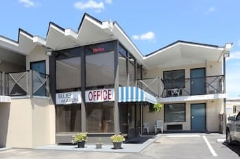 Blue Marlin Inn & Suites