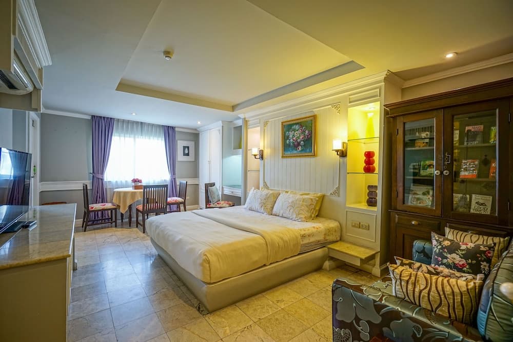 At Pingnakorn Hotel Chiang Mai