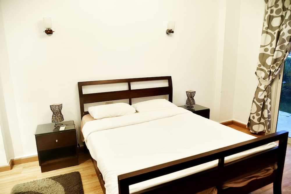 Carlton Deluxe Residences & Apartments