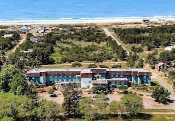 Chateau Westport Resort