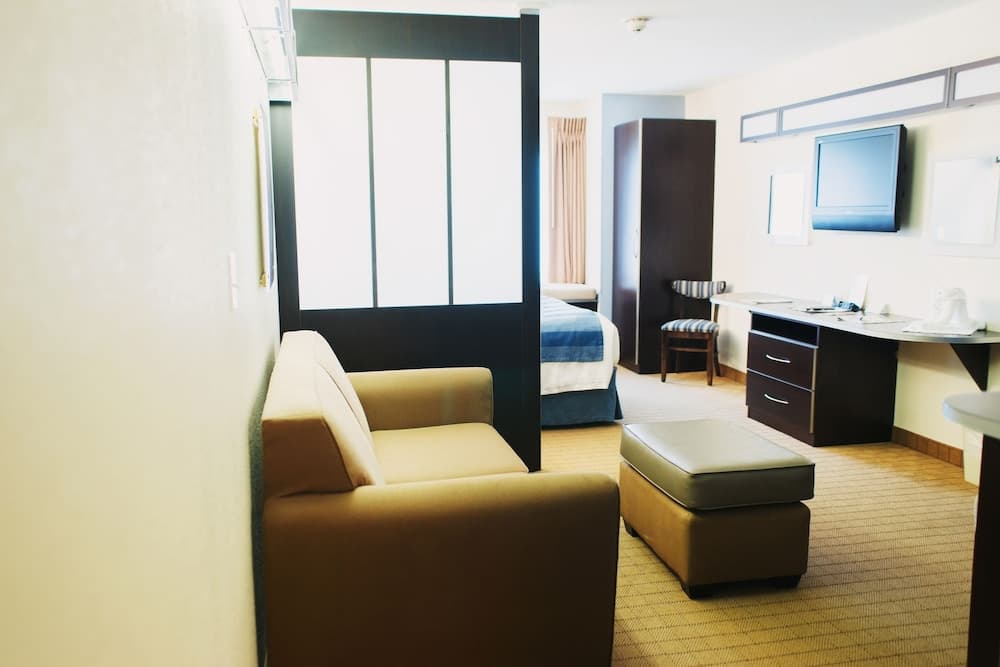 Three Rivers Inn & Suites