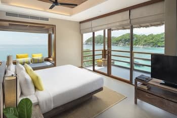 Beach Club by Haad Tien