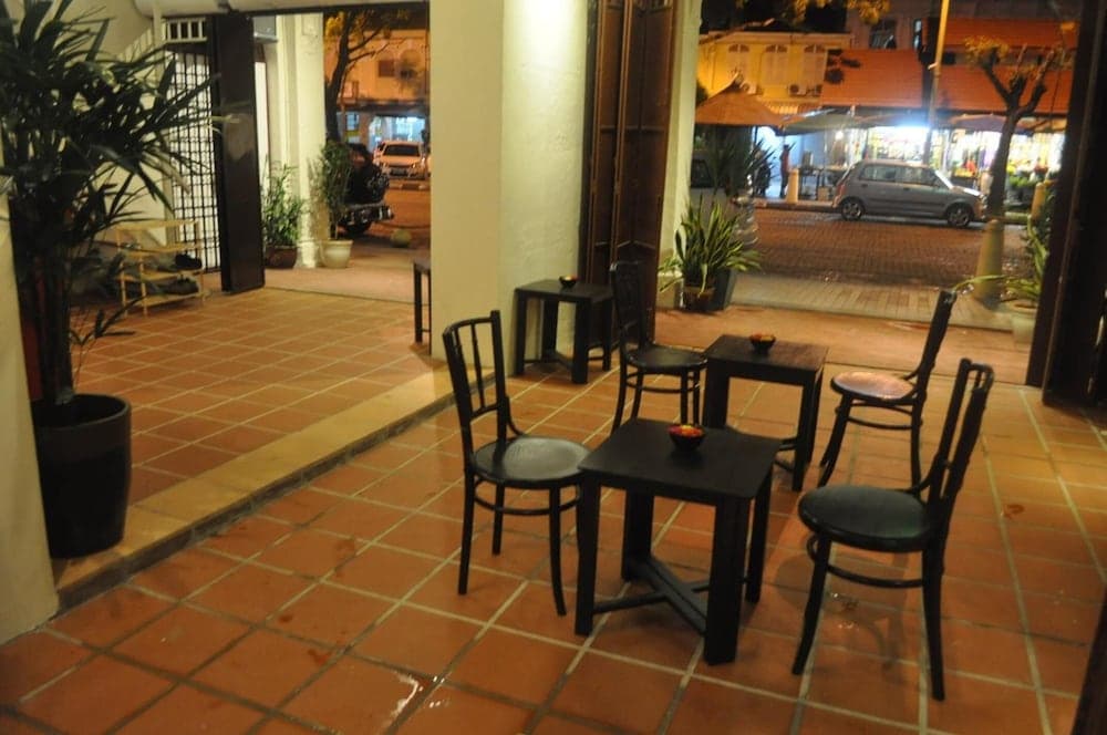 Red Inn Court - Hostel