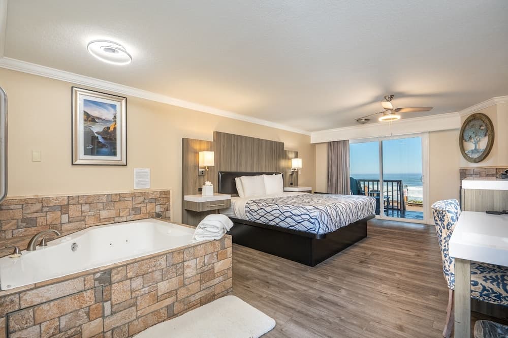 Sailor Jack's Oceanfront Inn