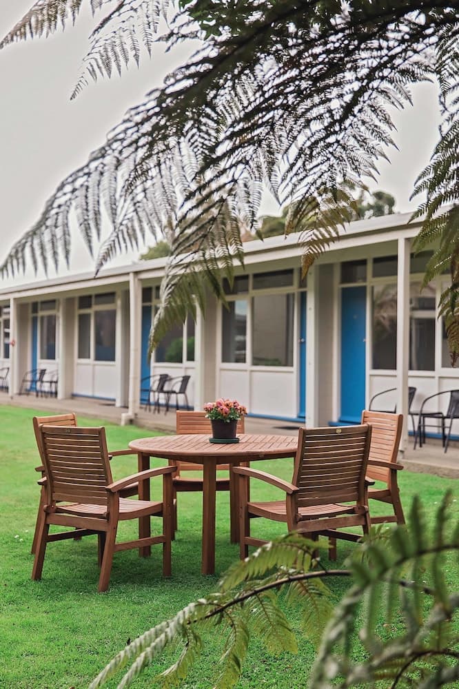 Westport Motor Hotel