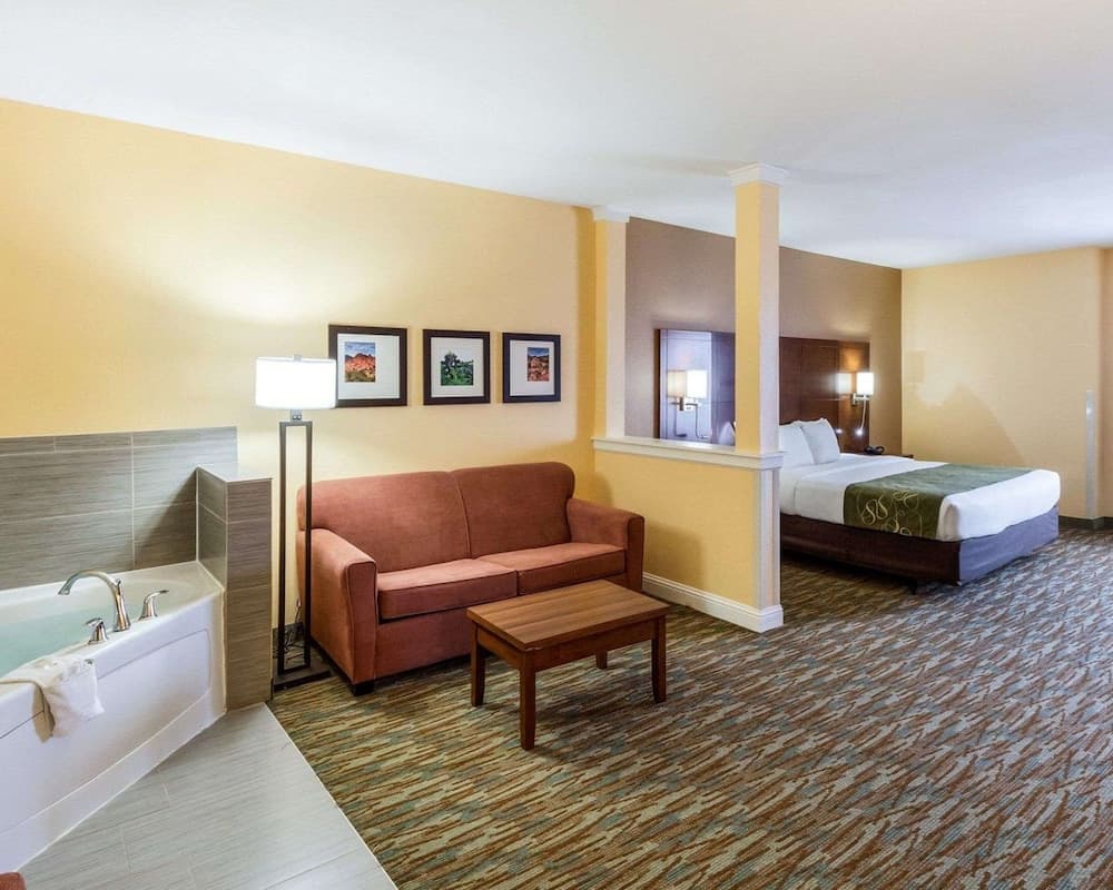 Comfort Suites Cotulla near I-35