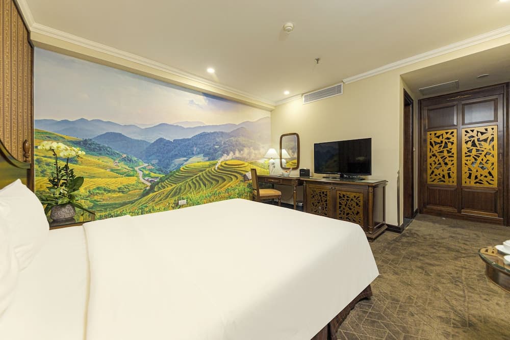 Chalcedony Grand Hotel