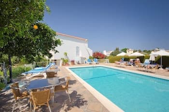 Bougainvillea Hotel Apartments