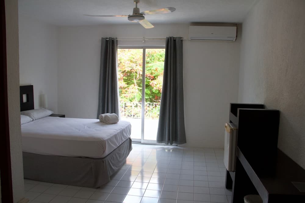 Tropical Casablanca Party Zone