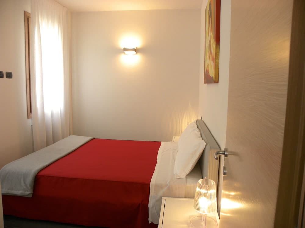 Venice Apartments Dante