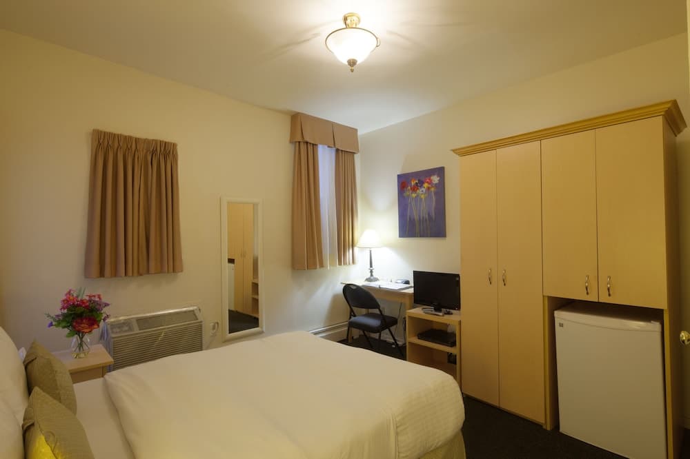 Victoria's Mansion Guest House