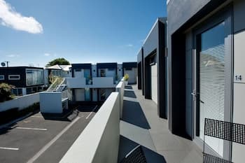 Bellano Motel Suites