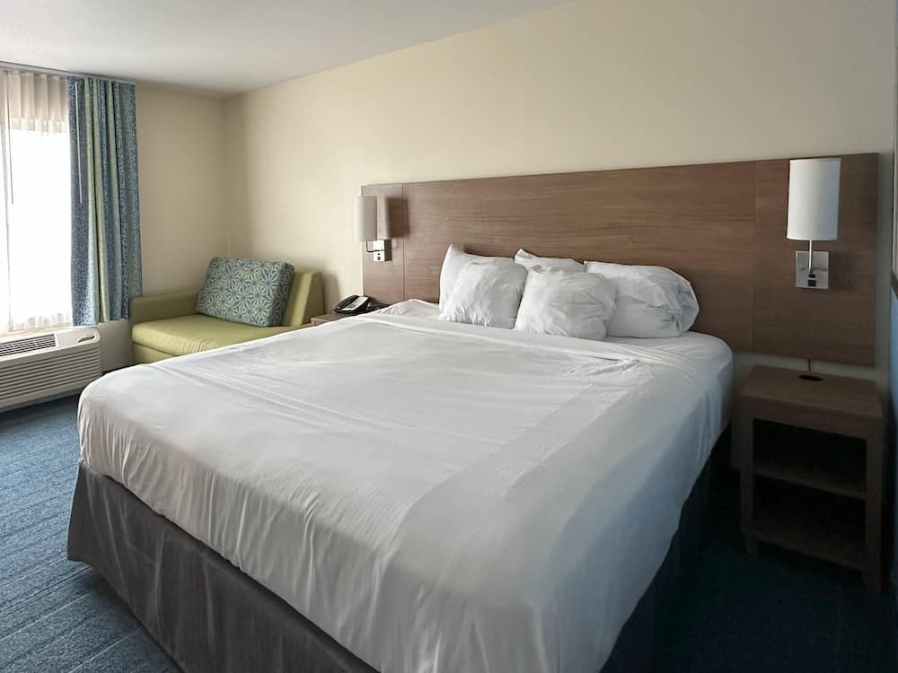 Sleep Inn & Suites Altoona North