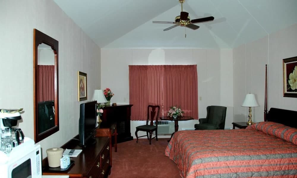 Lockport Inn & Suites