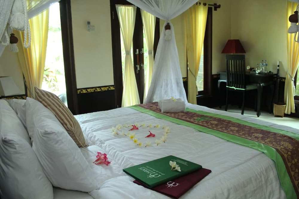 Man's Cottages and Spa