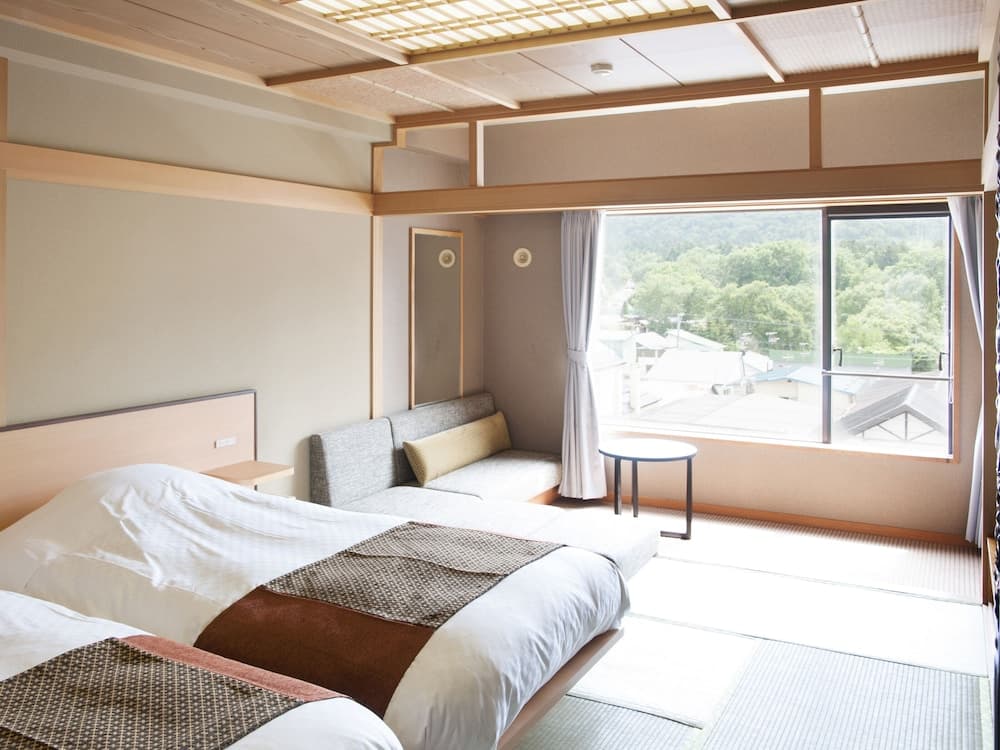 Lake Akan Tsuruga Wings