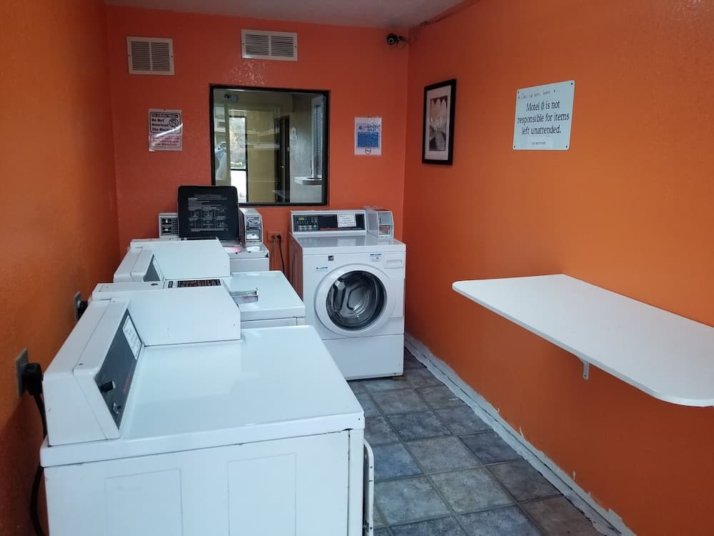 Americas Best Inn Macon