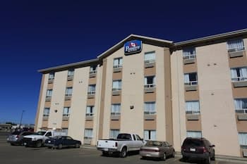 Pomeroy Inn & Suites Fort St. John