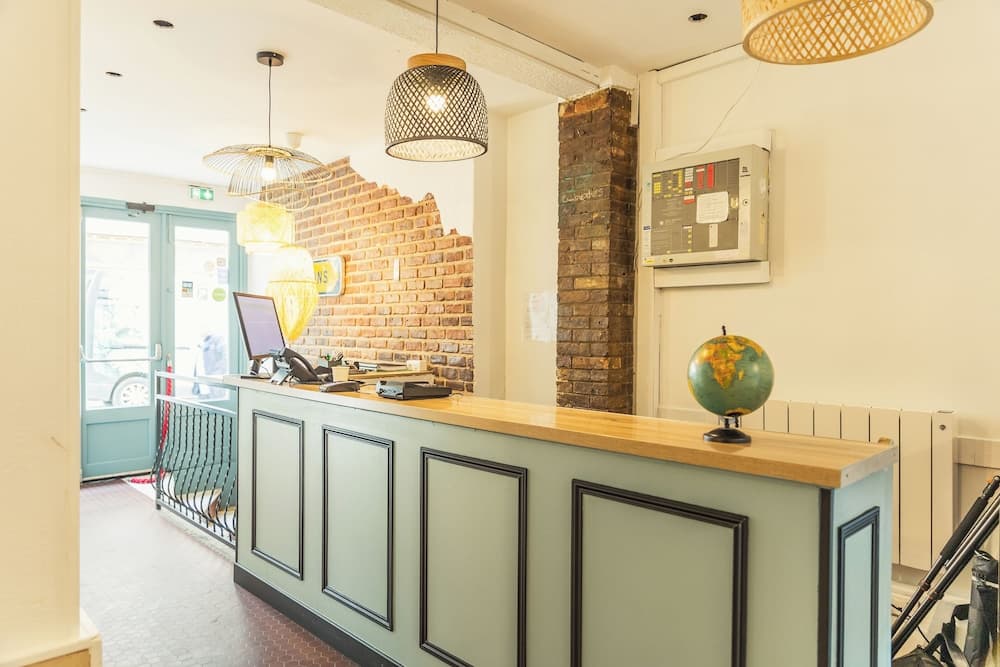 Young & Happy Latin Quarter by Hiphophostels