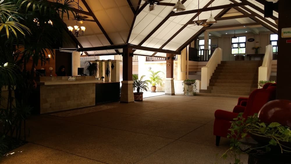 D'Feringghi Haus Hotel & Restaurant