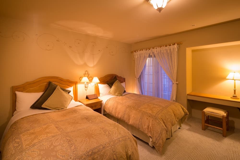 Poppy Springs Resort & Spa