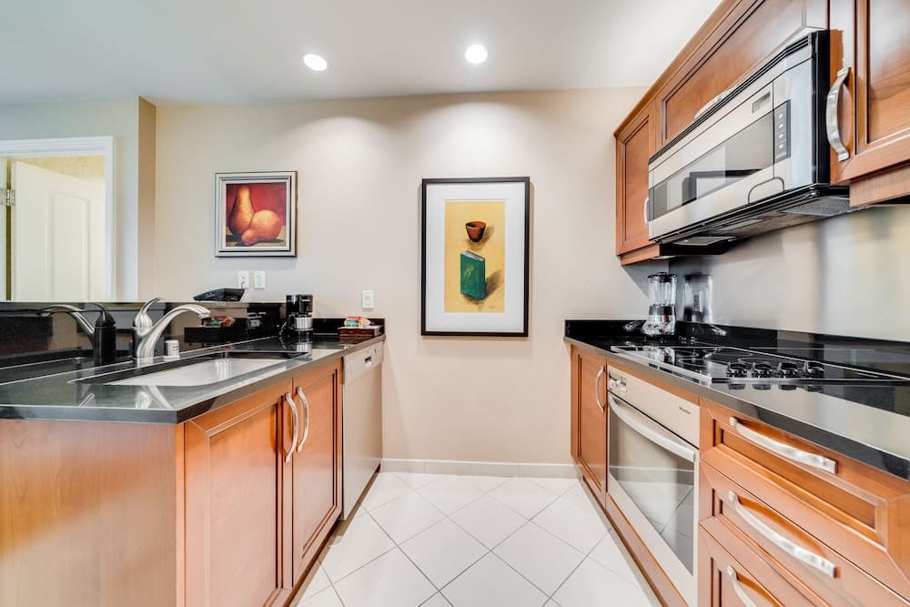 Jet Luxury Resorts @ The Signature Condo Hotel