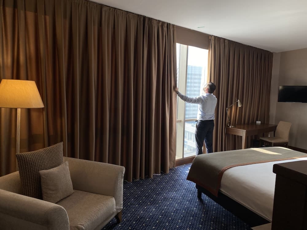 Parkside Hotel & Apartments