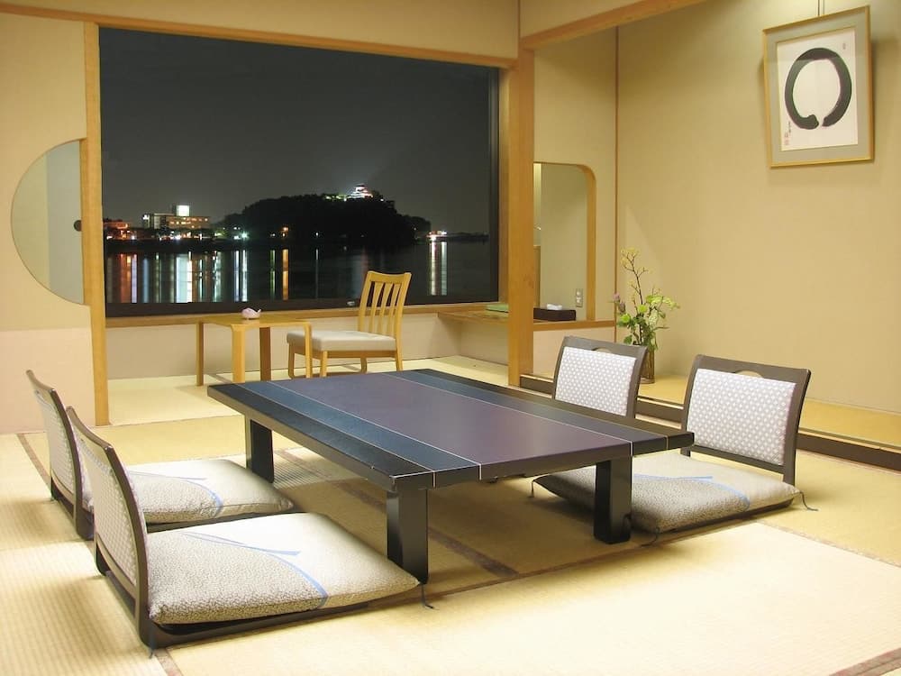 Syunjuan Hasshokaku Mizunowo