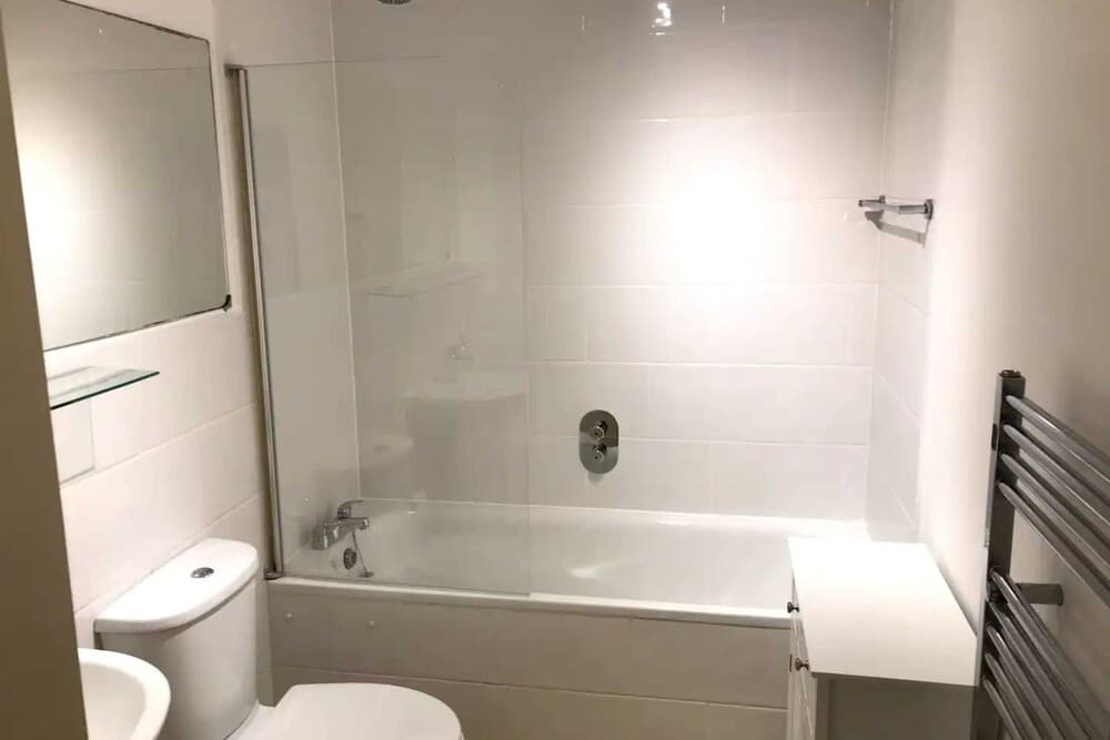 Spacious 1 Bedroom Apartment in Earls Court