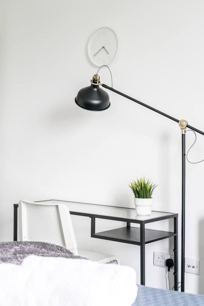 Livestay - One Bed Apt, Free Parking, Sleeps 4