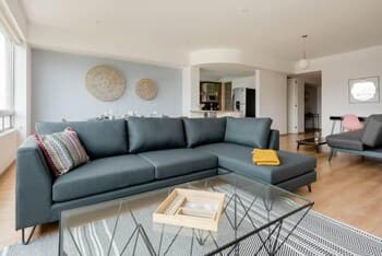 Chic Renovated Pet Friendly Apt W Garden GYM