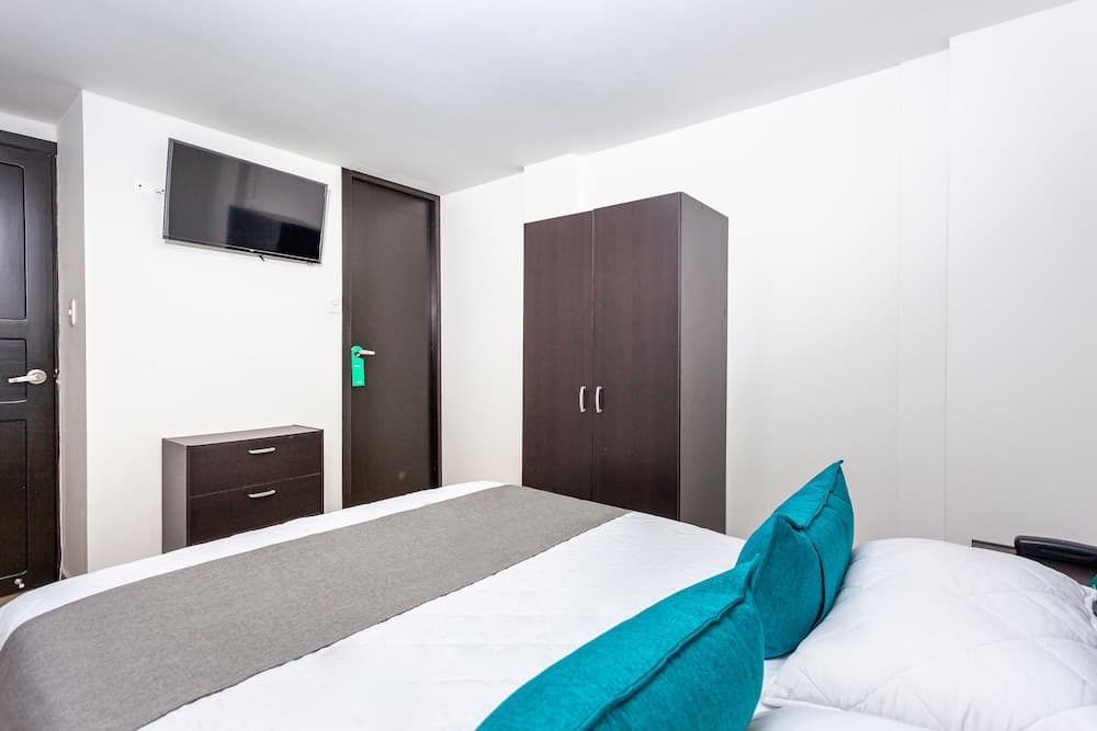 Ayenda Agustin Plaza