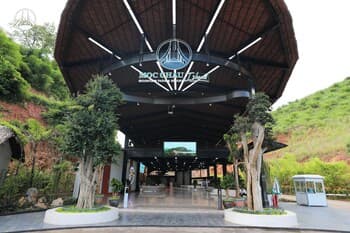 Moc Chau Island Mountain Park And Resort - The Bullet Hotel