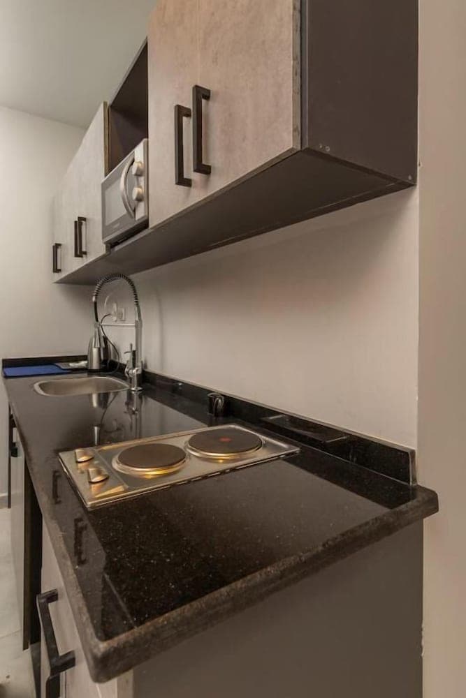 Travelholic Residence Golden Gates