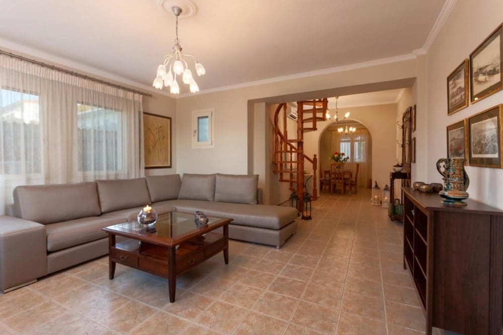 Villa Elizabeth - Seafront Modern Villa - Villa Elizabeth - Seafront Classic Villa