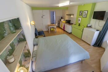 U2 Studio Équipé Proche Naval Group - Netflix