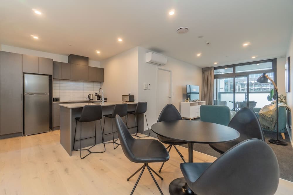 Premium Brand New Central Apt - Carpark