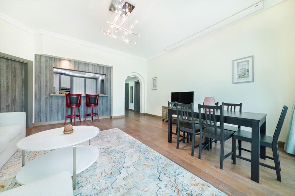 Beach Access Apt w Burj Sea Views on The Palm