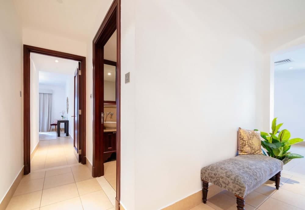 Luxury Living Next to Dubai Mall Burj Khalifa