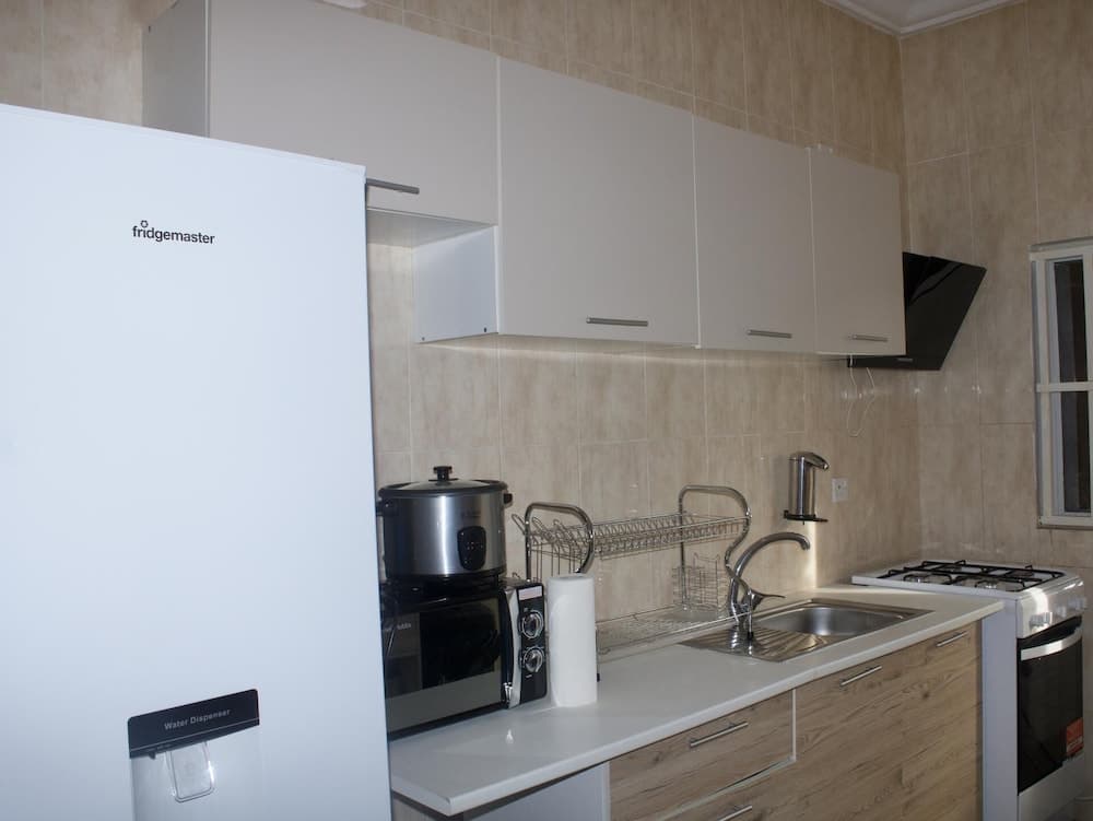 Entire Cozy 2-bedroom House Plus Free Car Use